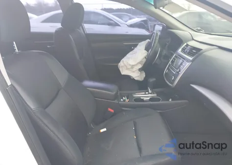 2017 Nissan Altima 2.5 Sr из США, поврежденный, VIN 1N4AL3AP3HN304632